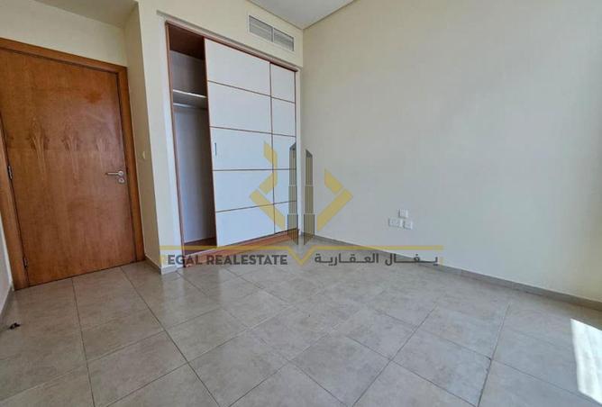 923030 - Property Image 3