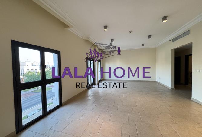 979181 - Property Image 2