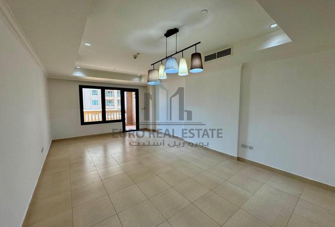 989694 - Property Image 2
