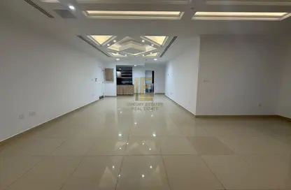 Apartment - 2 Bedrooms - 3 Bathrooms for sale in West Porto Drive - Porto Arabia - The Pearl Island - Doha