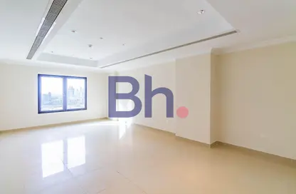 Apartment - 1 Bedroom - 2 Bathrooms for rent in West Porto Drive - Porto Arabia - The Pearl Island - Doha