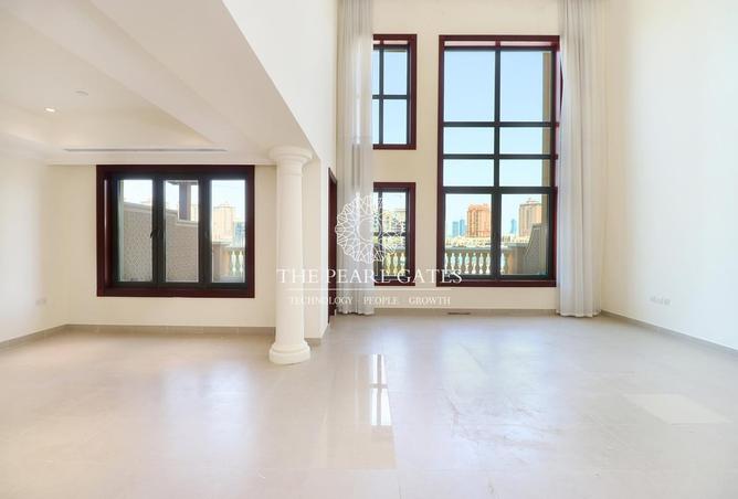 903227 - Property Image 2