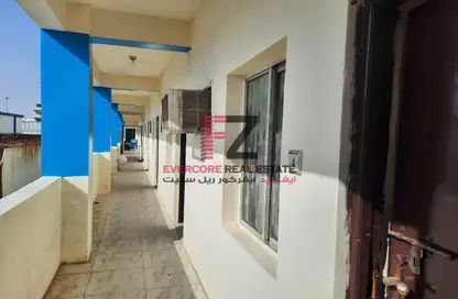 سكن الموظفين - استوديو - 8 حمامات للايجار في المنطقة الصناعية - الدوحة