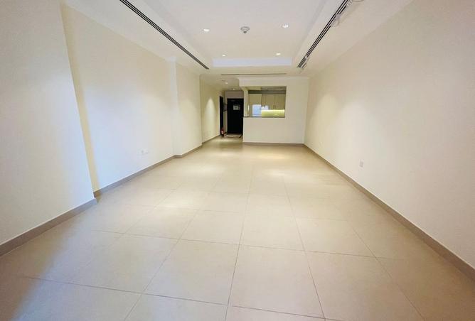 958170 - Property Image 2