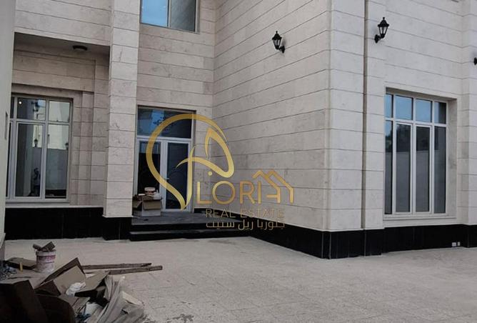 985818 - Property Image 3