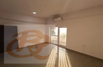 Empty Room image for: Apartment - 3 Bedrooms - 2 Bathrooms for rent in Bin Omran 35 - Fereej Bin Omran - Doha, Image 1