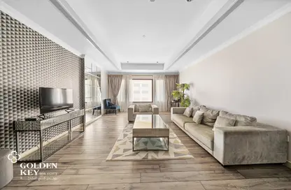Apartment - 1 Bedroom - 2 Bathrooms for sale in West Porto Drive - Porto Arabia - The Pearl Island - Doha