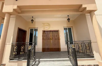 Villa - Studio - 7+ Bathrooms for rent in Umm Qarn - Al Daayen