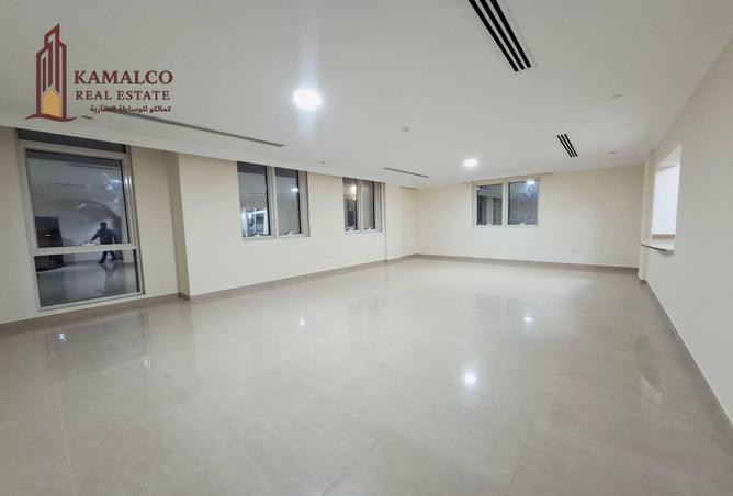 954596 - Property Main Image