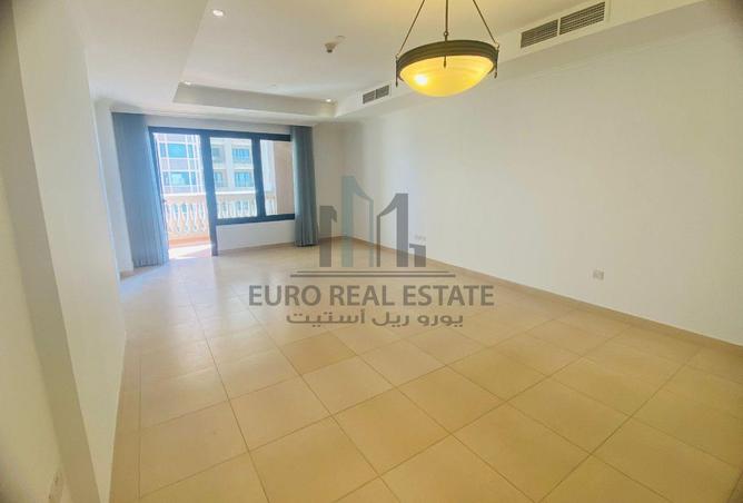 956729 - Property Image 3