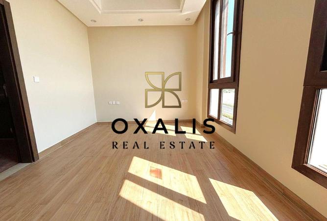 955167 - Property Image 3
