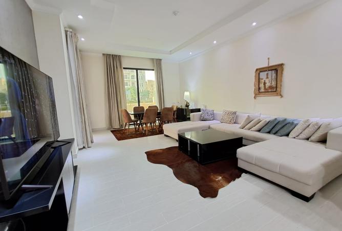 982840 - Property Image 2