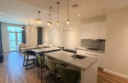 Apartment - 1 Bedroom - 2 Bathrooms for rent in Floresta Gardens - Floresta Gardens - The Pearl Island - Doha