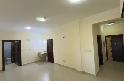 Apartment - 2 Bedrooms - 2 Bathrooms for rent in Al Nuaija Street - Al Nuaija - Doha