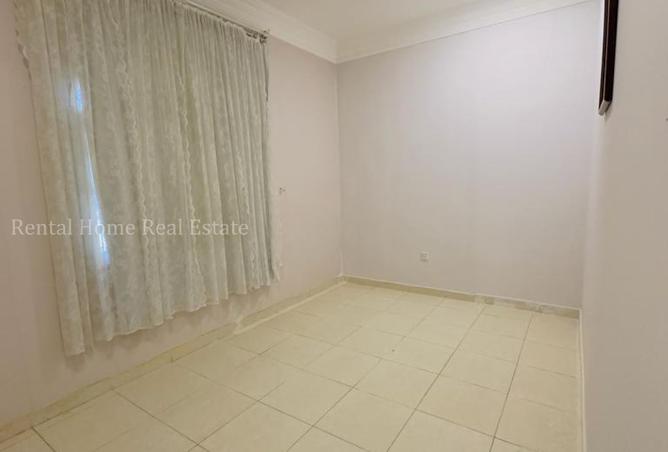 1002445 - Property Image 2