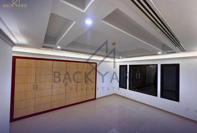 949143 - Property Image 2