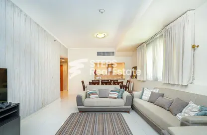 Apartment - 2 Bedrooms - 3 Bathrooms for sale in Viva West - Viva Bahriyah - The Pearl Island - Doha Apartment - 2 Bedrooms - 3 Bathrooms for sale in Viva West - Viva Bahriyah - The Pearl Island - Doha