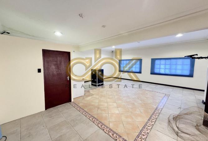 960288 - Property Image 2