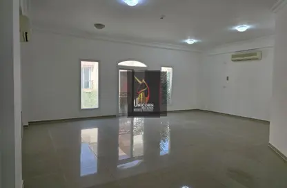 مجمع سكني - 2 غرف نوم - 3 حمامات للايجار في الدحيل - الدحيل - الدوحة