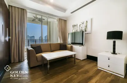 Living Room image for: Apartment - 1 Bathroom for rent in Viva East - Viva Bahriyah - The Pearl Island - Doha, Image 1