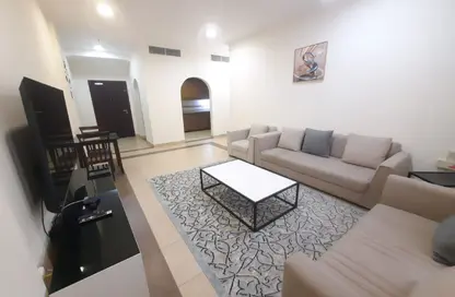 Apartment - 1 Bedroom - 1 Bathroom for rent in Royal Plaza - Al Sadd - Doha