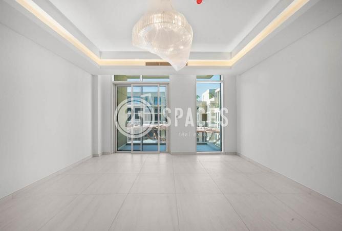 912603 - Property Image 2