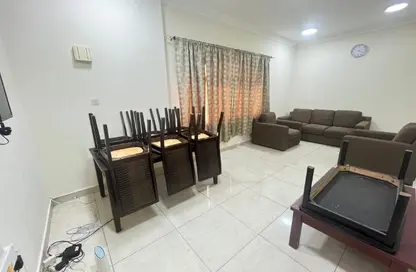 Apartment - 2 Bedrooms - 2 Bathrooms for rent in Umm Ghuwalina - Umm Ghuwailina - Doha
