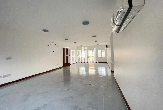 966050 - Property Image 2