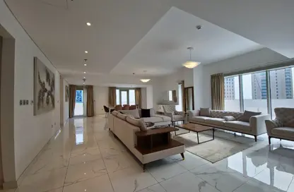 Apartment - 4 Bedrooms - 6 Bathrooms for rent in West Bay Tower - West Bay - West Bay - Doha