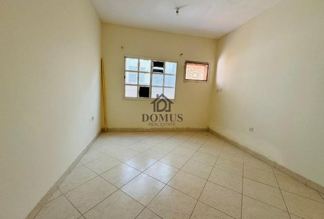 955819 - Property Image 3