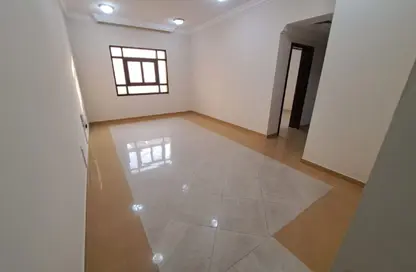 Apartment - 2 Bedrooms - 2 Bathrooms for rent in Al Mansoura - Al Mansoura - Doha