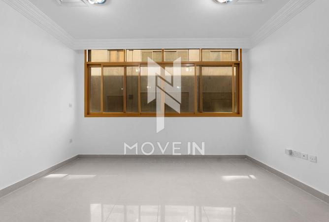 983928 - Property Image 3