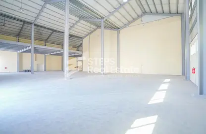 Warehouse - Studio for rent in East Industrial Street - Birkat Al Awamer - Al Wakra