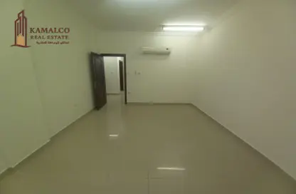 Apartment - 3 Bedrooms - 2 Bathrooms for rent in Al Muntazah Street - Al Muntazah - Doha