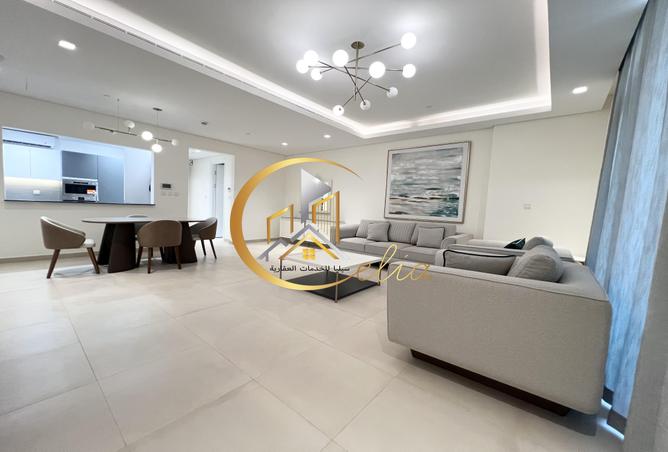 952843 - Property Image 2