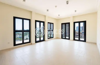 Apartment - 3 Bedrooms - 4 Bathrooms for rent in Teatro - Qanat Quartier - The Pearl Island - Doha