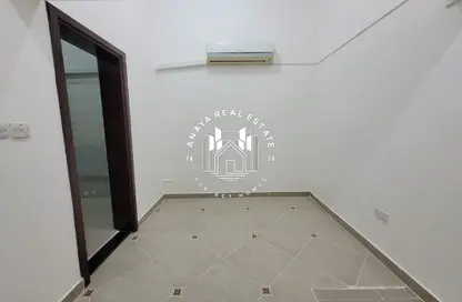 Villa - 2 Bedrooms - 1 Bathroom for rent in Bu Hamour Street - Abu Hamour - Doha