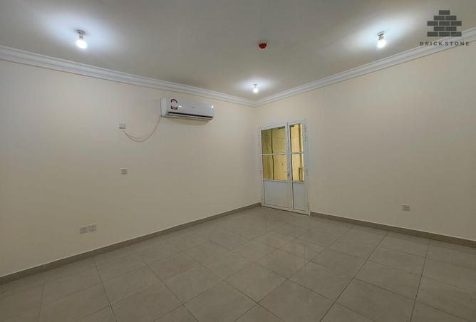 988735 - Property Image 3