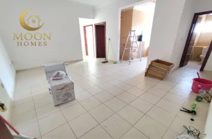 شقة - 2 غرف نوم - 2 حمامات للايجار في شارع سالاجا - دوحة الجديد - الدوحة