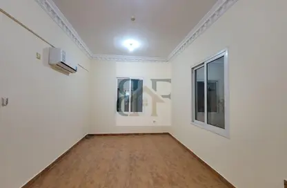 Apartment - 2 Bedrooms - 2 Bathrooms for rent in Al Mansoura - Al Mansoura - Doha