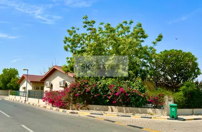 فيلا - 4 غرف نوم - 3 حمامات للايجار في شارع المطار القديم - طريق المطار القديم - الدوحة