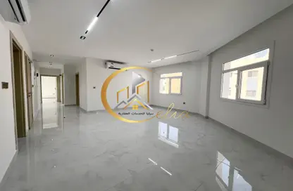 Apartment - 2 Bedrooms - 3 Bathrooms for rent in Omar Bin Abdul Aziz Street - Madinat Khalifa - Doha