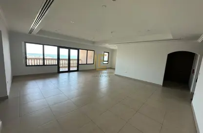 Apartment - 3 Bedrooms - 4 Bathrooms for rent in East Porto Drive - Porto Arabia - The Pearl Island - Doha