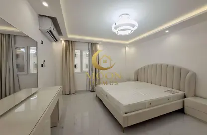 Apartment - 2 Bedrooms - 2 Bathrooms for rent in Umm Ghwailina Comm - Umm Ghuwalina - Umm Ghuwailina - Doha