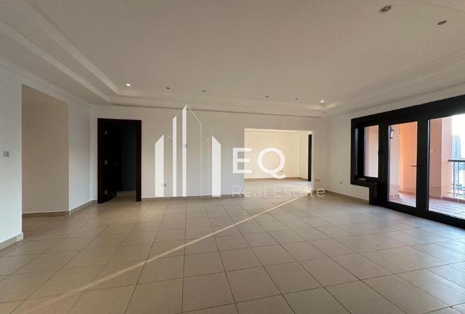 932756 - Property Image 2