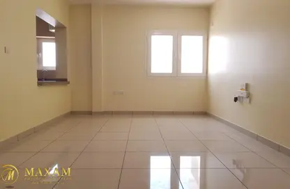 Apartment - 2 Bedrooms - 2 Bathrooms for rent in Bin Omran 35 - Fereej Bin Omran - Doha