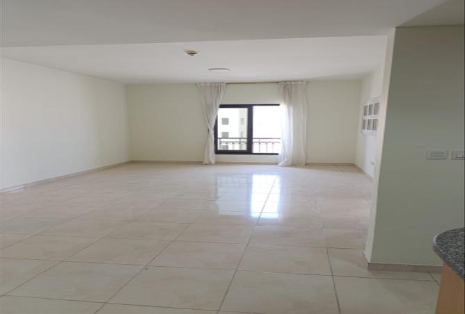 975245 - Property Image 3