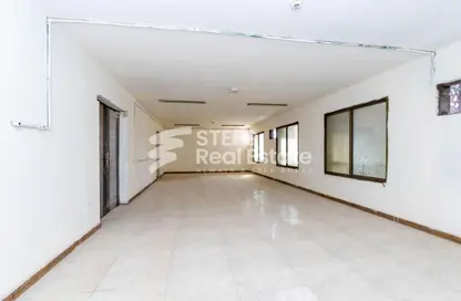 سكن عمال - استوديو للايجار في شارع الصناعية الشرقي - بركة العوامر - الوكرة