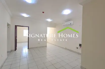 Apartment - 2 Bedrooms - 2 Bathrooms for rent in Umm Ghwailina Comm - Umm Ghuwalina - Umm Ghuwailina - Doha