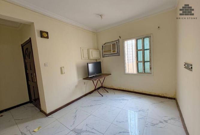 995213 - Property Image 2